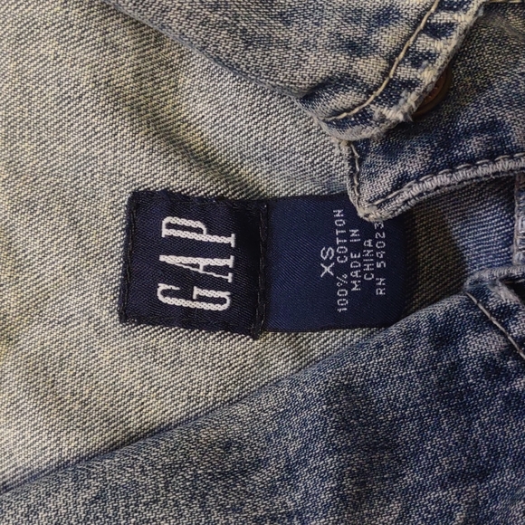 GAP Jean Jacket Size X Small Women's - Picture 2 of 4